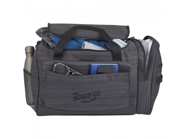 3850-23_CA_D_DUFFLE-LOGO-SCOOP-FRONT-PROPPED