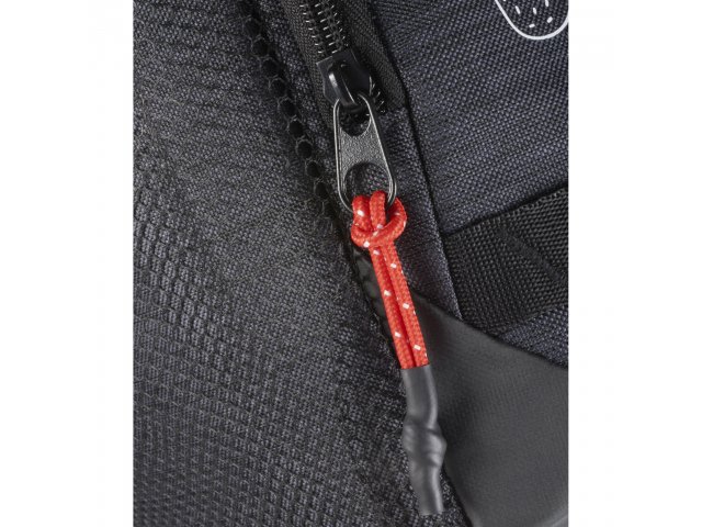 3850-62_CA_A_COOLER-ZIPPER-PULL-DETAIL-RED