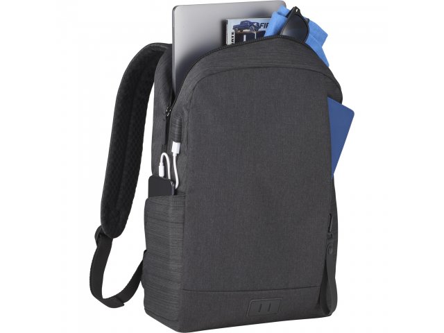 3950-01_CA_B_BACKPACK-PROPPED