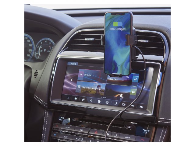 7141-67_BK_A_CHARGING-PAD-MOUNT-PROPPED-PHONE