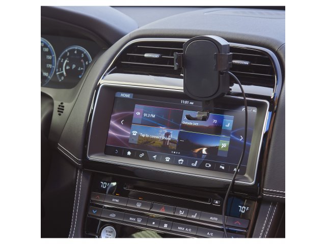 7141-67_BK_B_CHARGING-PAD-MOUNT-PROPPED-CAR