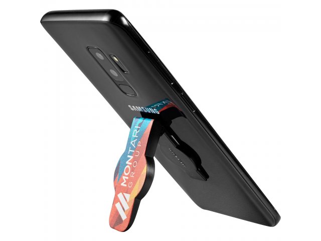 7142-02_BK_A_on-phone-vertical