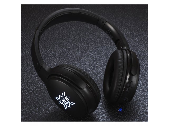 7197-17_BK_D_HEADPHONES-LIGHT-ON-ANGLE