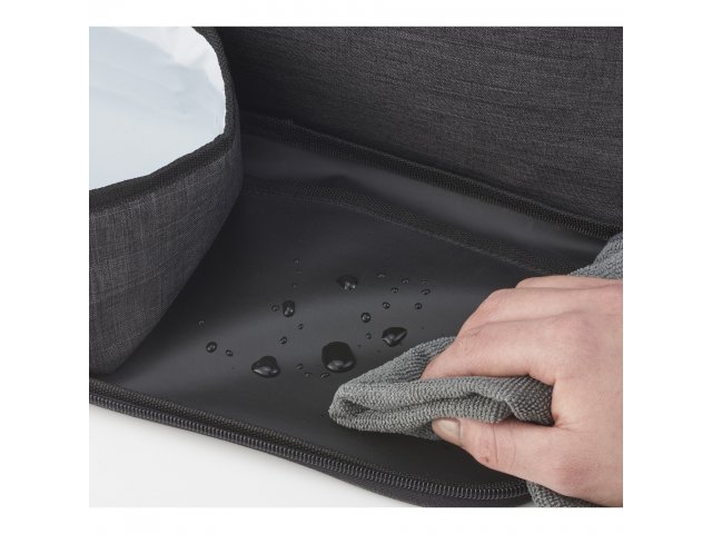 7380-02_CA_A_DUFFEL-PET-WIPE-PROPPED