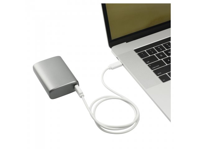 7122-01_GY_B_CHARGING-COMPUTER