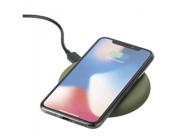 7196-19_GR_A_CHARGING-PHONE