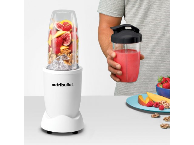 1032-50_WH_B_FR_Lifestyle-2