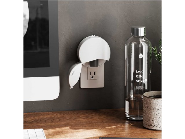 1414-03_WH_B_FR_STILL