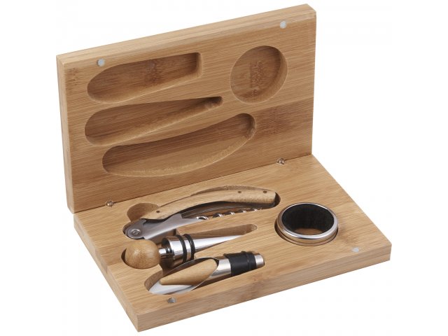 1033-80_NT_A_MONTARI-GROUP-LOGO-FOUR-PC-WINE-GIFT-SET-ANGLE-OPEN